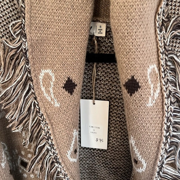 BNWT western paisley sweater cardigan - Picture 2 of 6